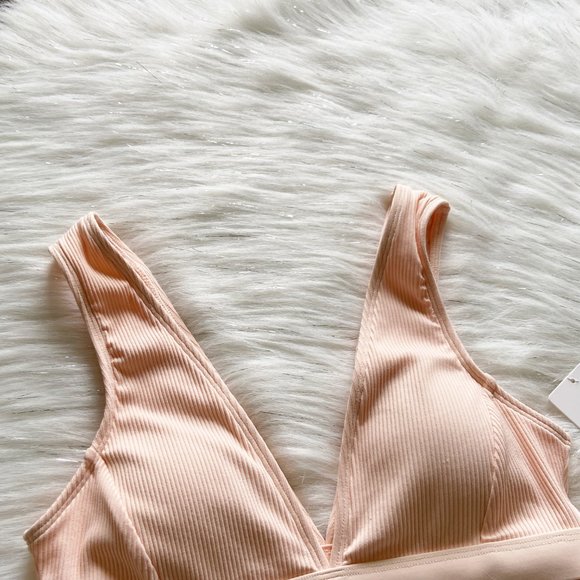 NEW Body Glove Ibiza Rumor Deep V Bikini Swim Top Size Large L - Picture 4 of 9